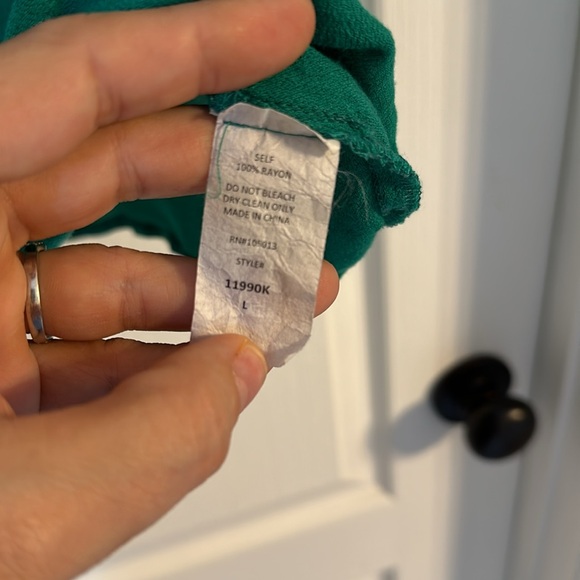 Women’s Embroidered Tank - Large - Picture 4 of 4